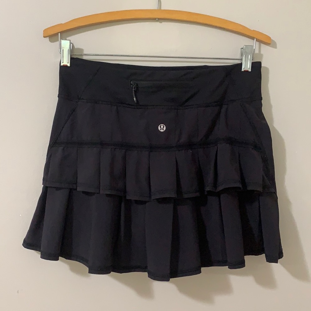 4 Tall- Pace Setter Black skirt with ruffles